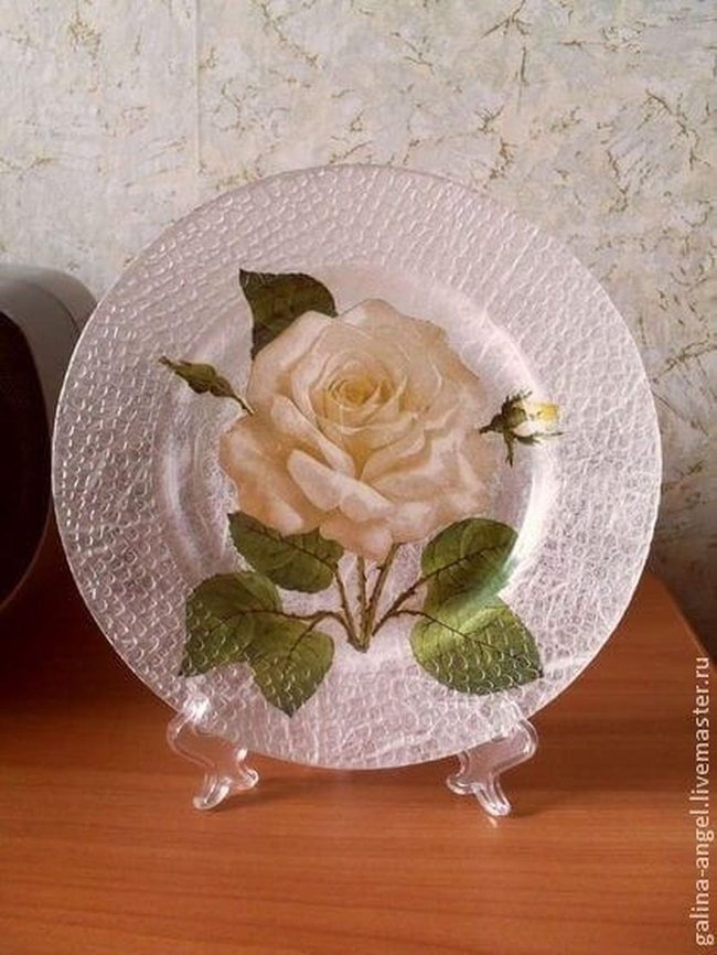 Cream Floral Plates Gallery