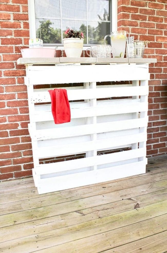 Pallet Wood Drink Station