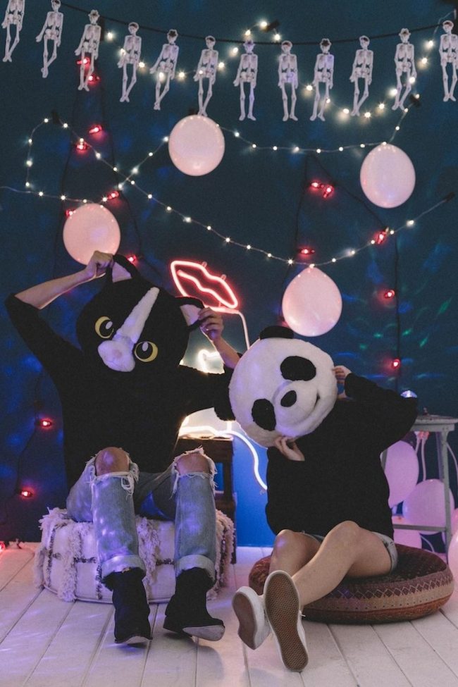 Dark Blue Walls, Neon Lips, Party