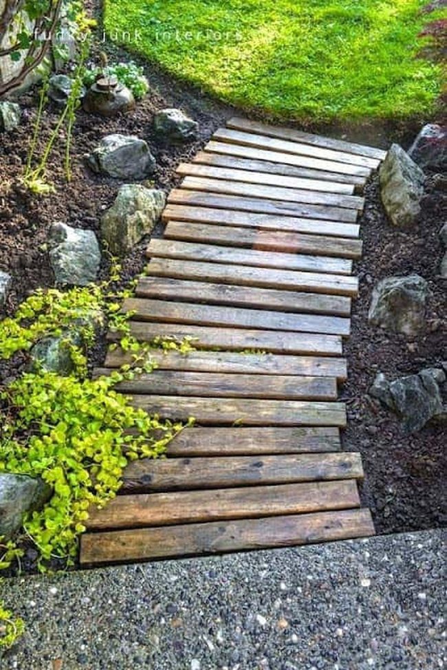 Reclaimed Wood Garden Pathway