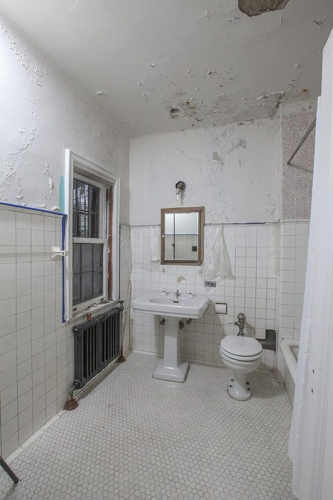 Marble Mosaic Bathroom Statement
