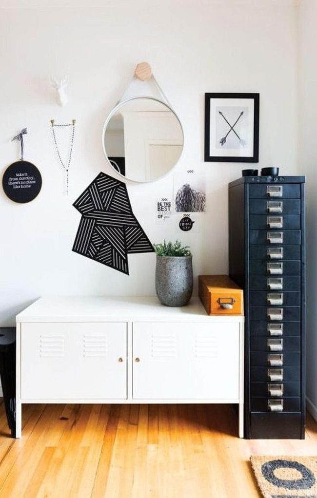 Black & White Minimalism, Green Accent