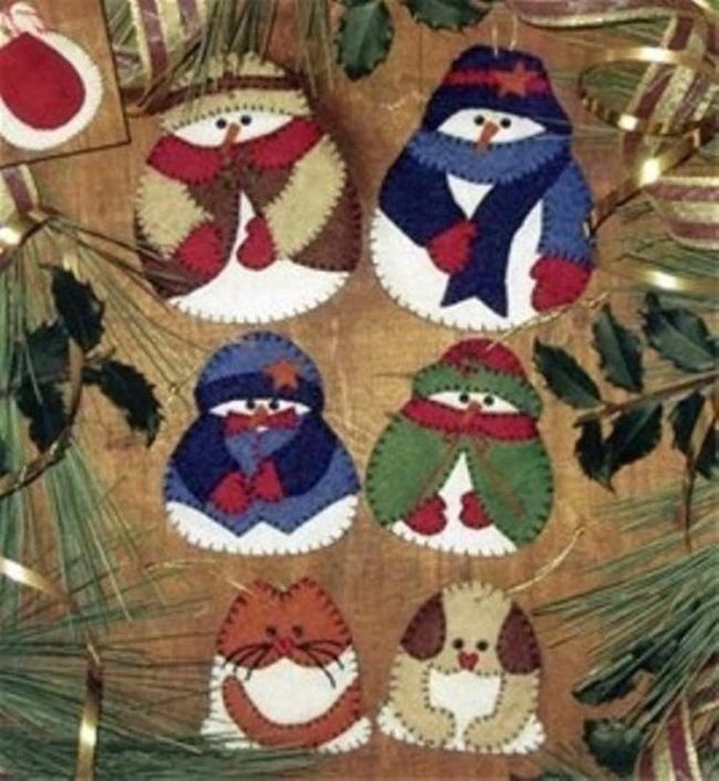 Felt Animals In Tiny Winter Hats