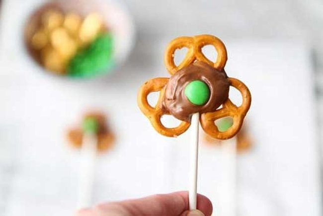 Salty-Sweet Pretzel Flowers