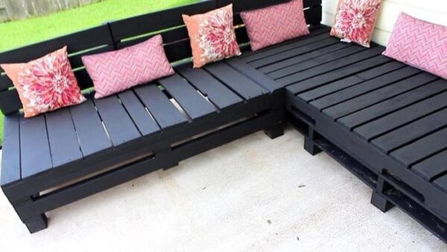 Reclaimed Pallet Outdoor Sectional