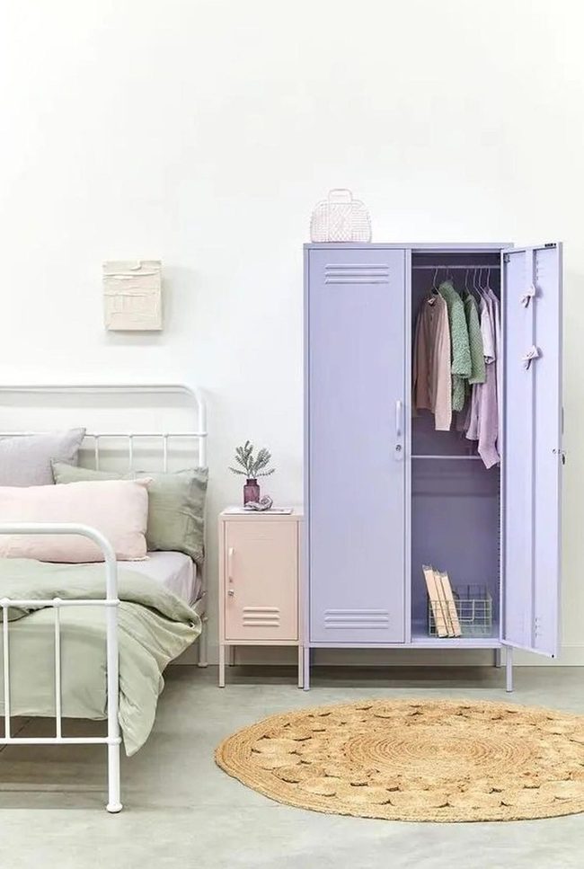 Green Bedding, Soft Pink Accents