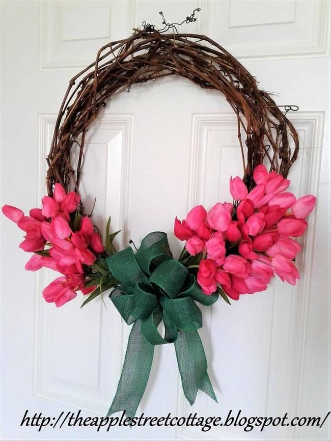 Grapevine Wreath Bright Tulips