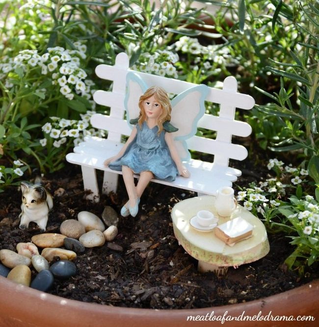 White Bench, Daisy Garden