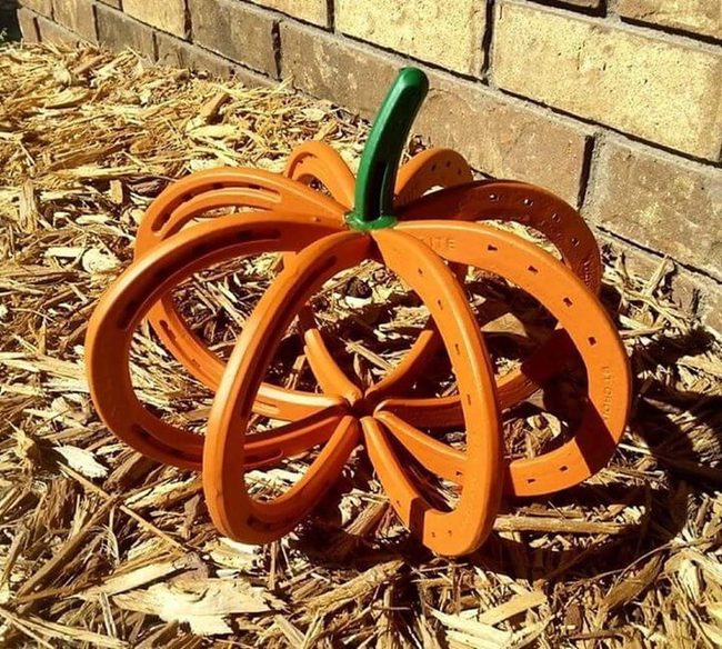Metal Horseshoe Pumpkin Sculpture