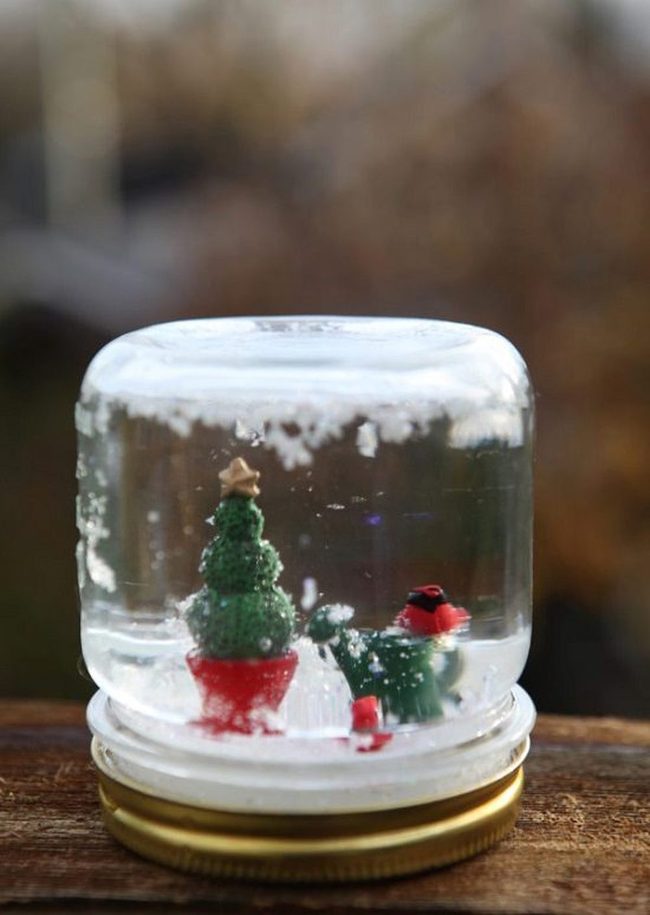 Tiny Glass Winter Worlds