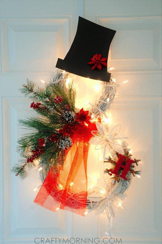 Glowing Snowman Winter Wreath