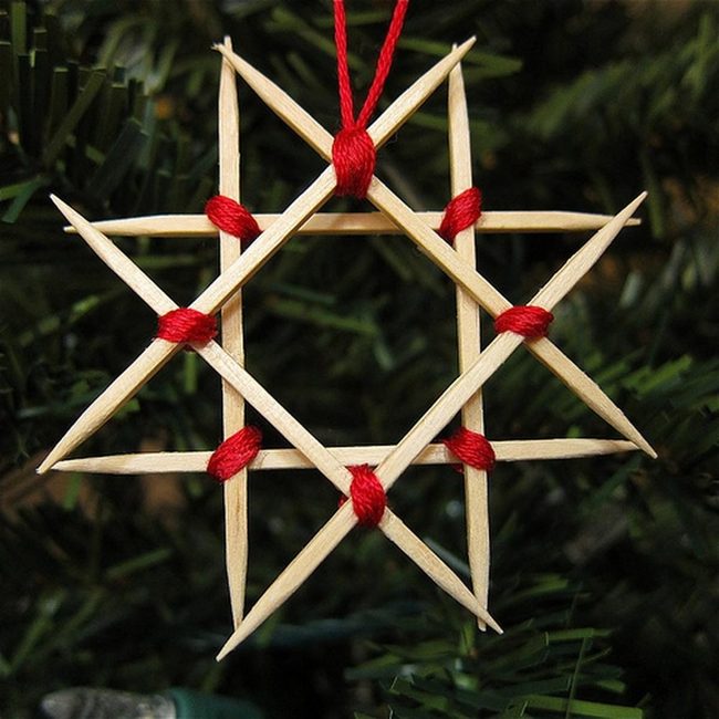 Crimson Yarn Wood Stars