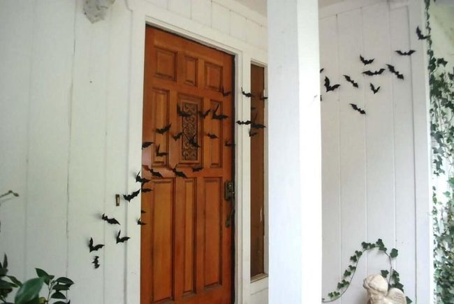 Black Wall Bats Instant Drama