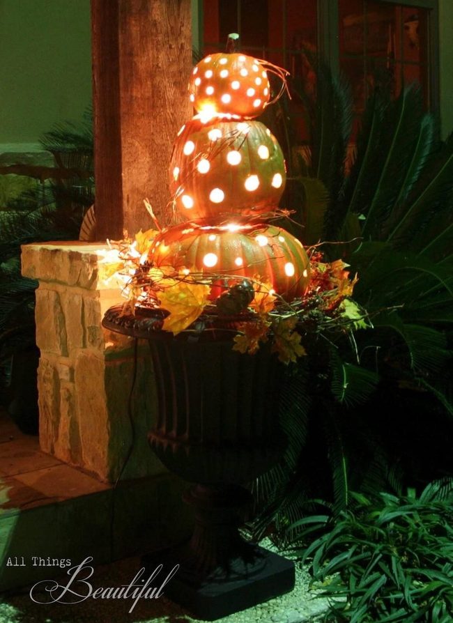 Glowing Pumpkin Topiary Entrance