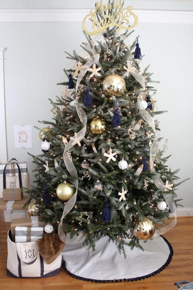 Golden Starfish Christmas Tree