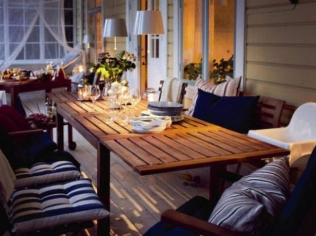 Deep Blue Striped Outdoor Dining