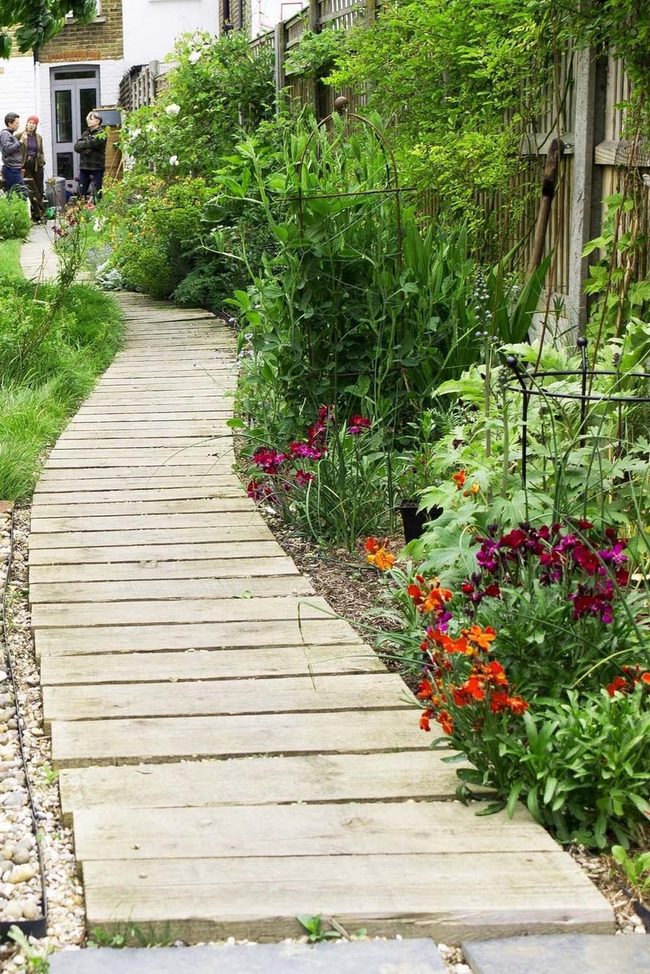 Weathered Pallet Wood Pathways