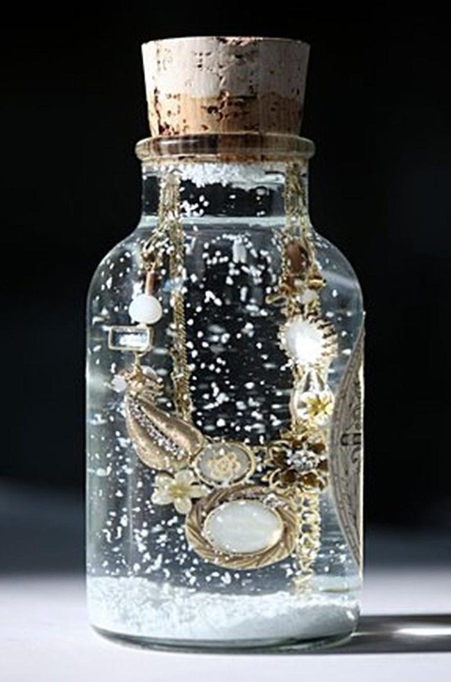 Gold Necklaces In Luminous Glass