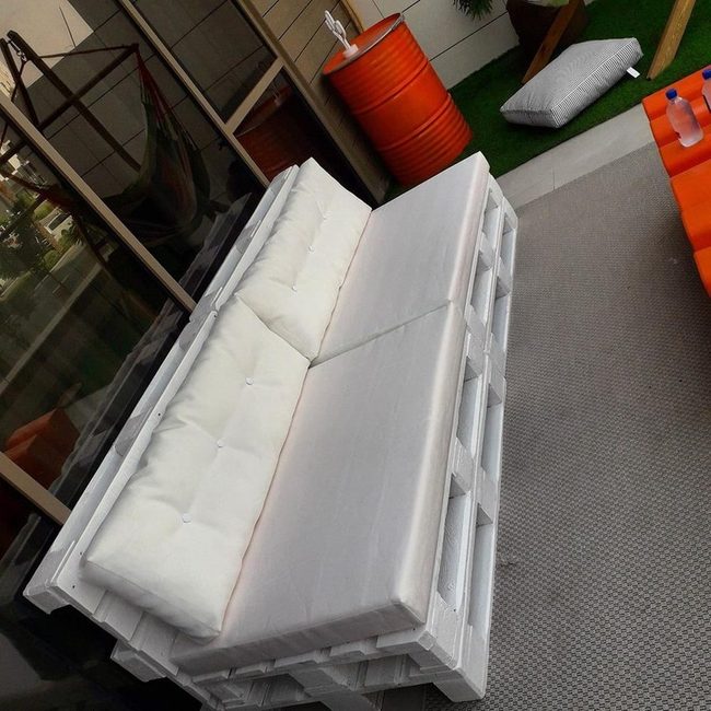 Modern Pallet Sofa Gray Cushions