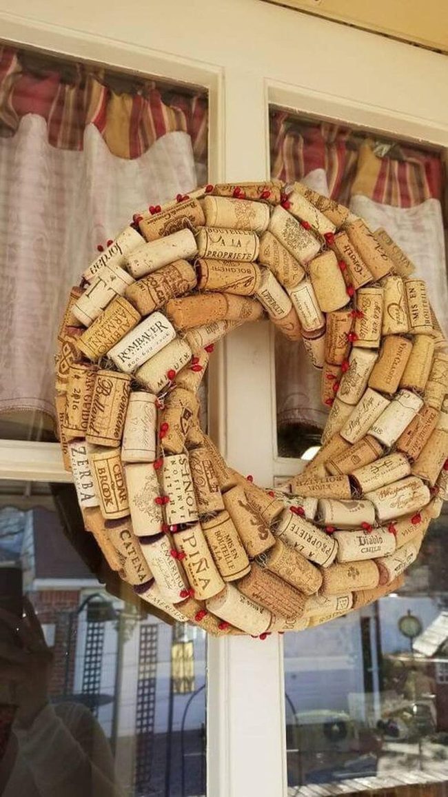 Tan Cork Wreath Red Beads