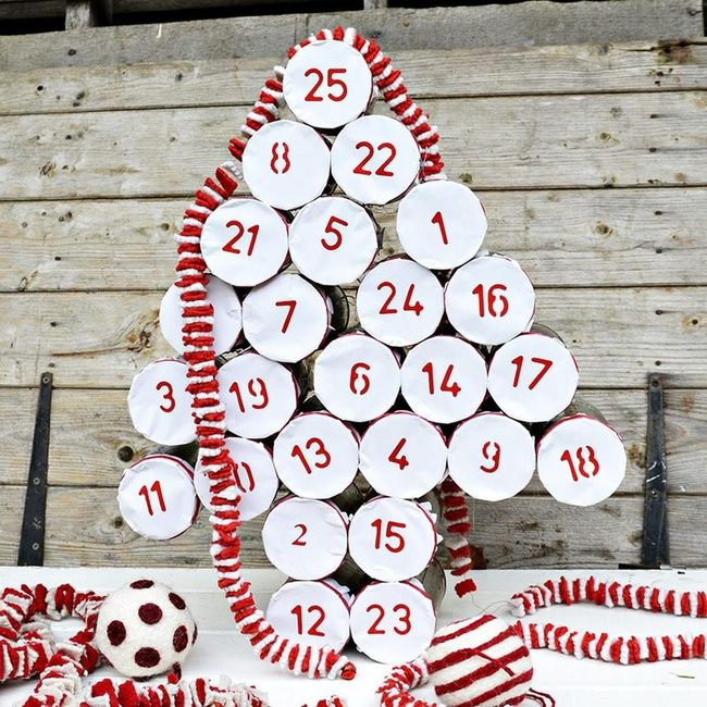 White Stacked Circles, Red Countdown