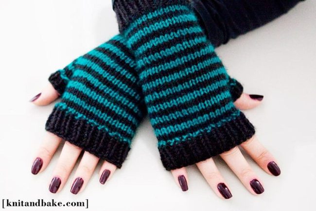 Black And Blue Striped Knit Gloves
