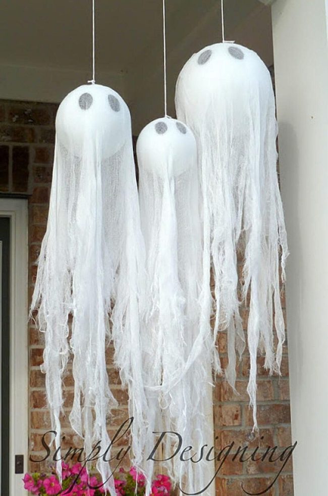Cheerful White Ghost Clusters