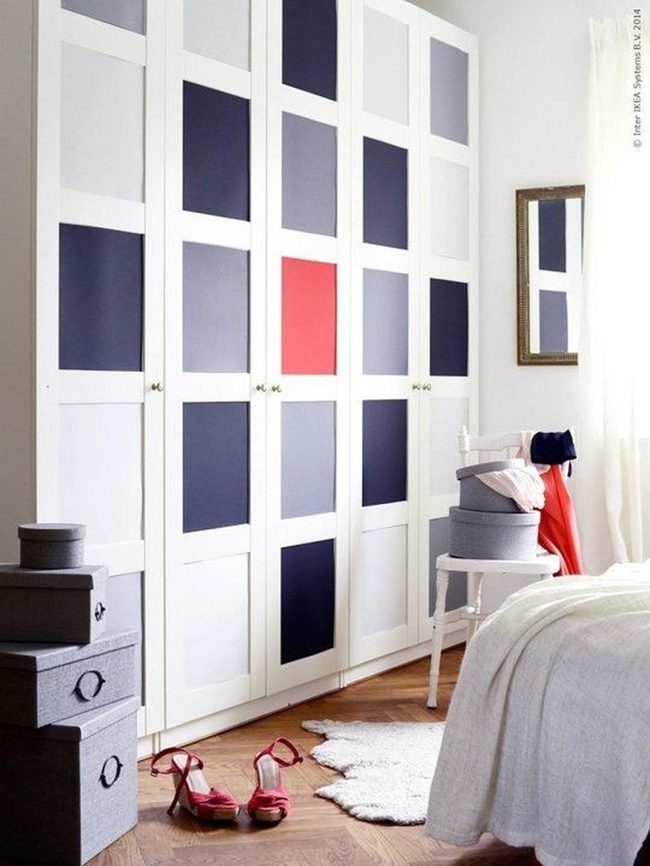 Red Square Wardrobe Accent