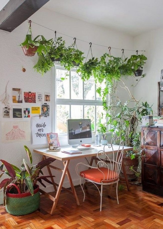 Suspended Green Workspace