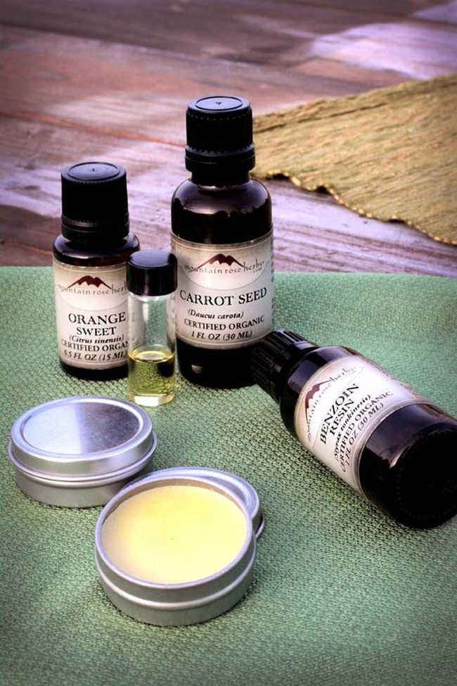 Deep Green Bottles, Pure Botanical Extracts