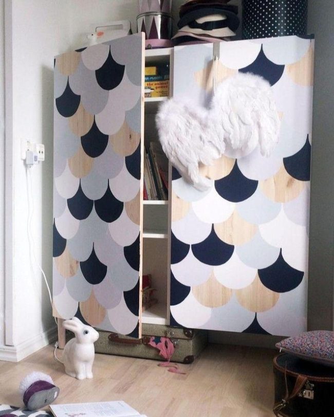 Scalloped Navy Cabinet With Pink Accents