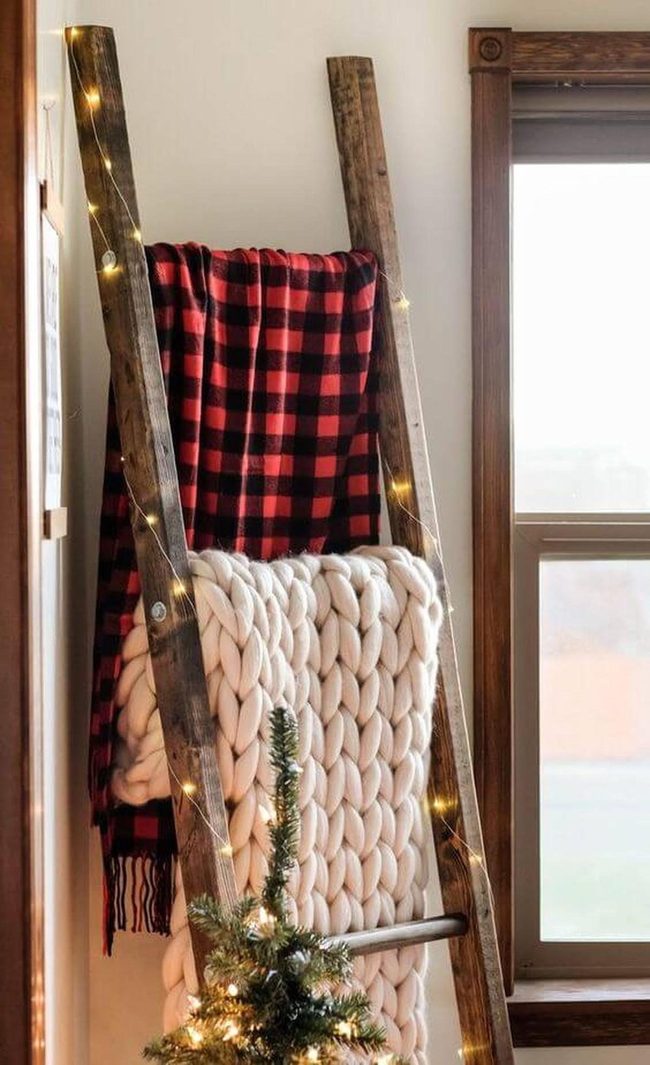 Wooden Ladder Blanket Display