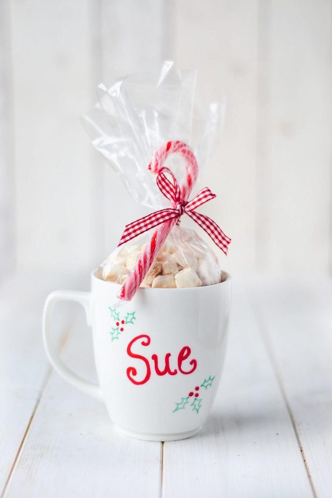 Green Holly Red Berry Mug