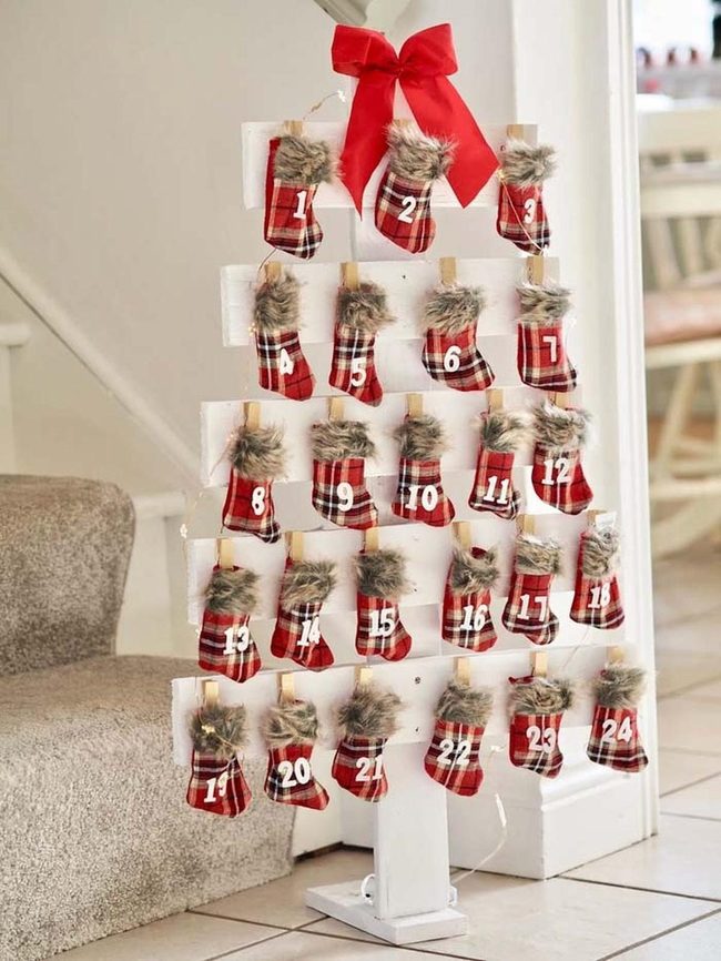 White Pallet Countdown Calendar
