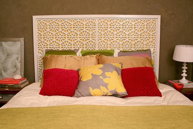 Red Accent Bedroom Warmth