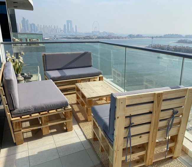Wooden Pallet Panoramic Lounge