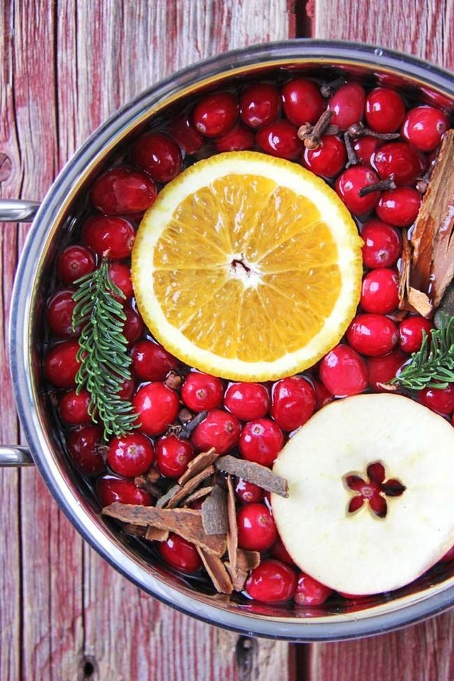 Cinnamon Cloves Simmering Pot