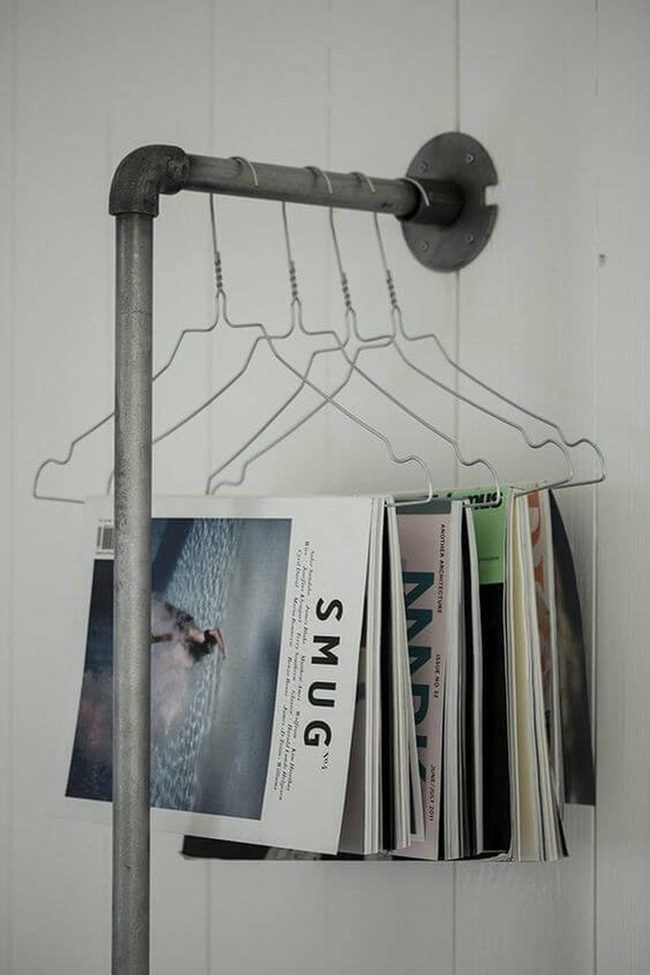 Metal Hanger Magazine Rack
