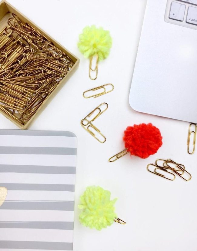 Gold Sparkles White Workspace