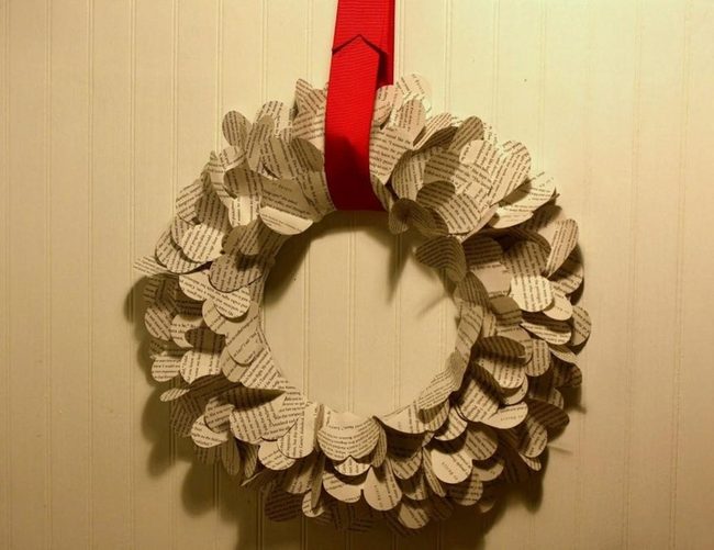 Folded Paper Wreaths In Red