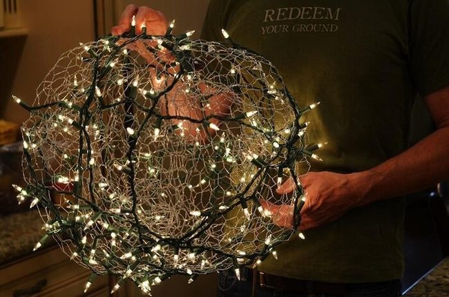 Glowing Wire Christmas Orbs