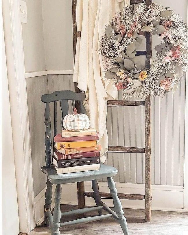 Wooden Ladder With Cream Throws