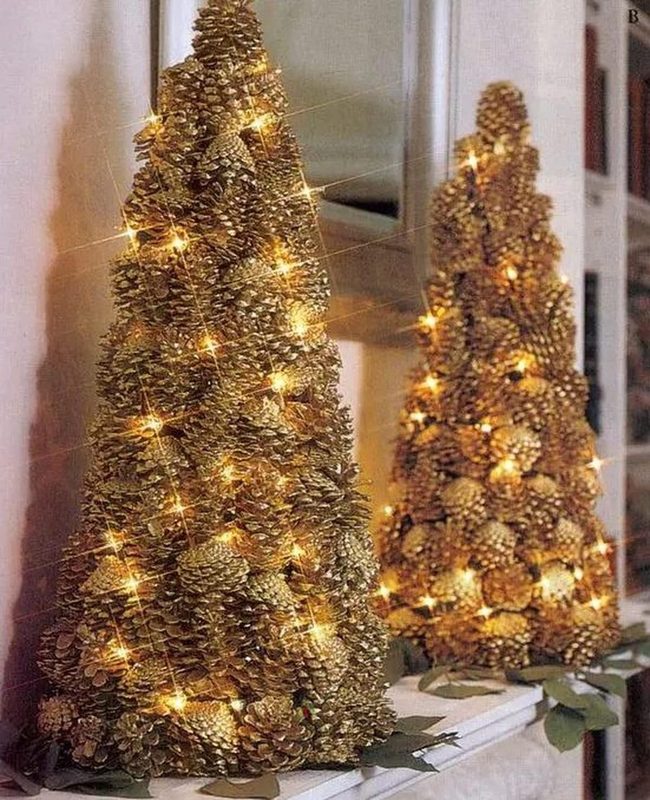 Golden Pinecone Tree Lights