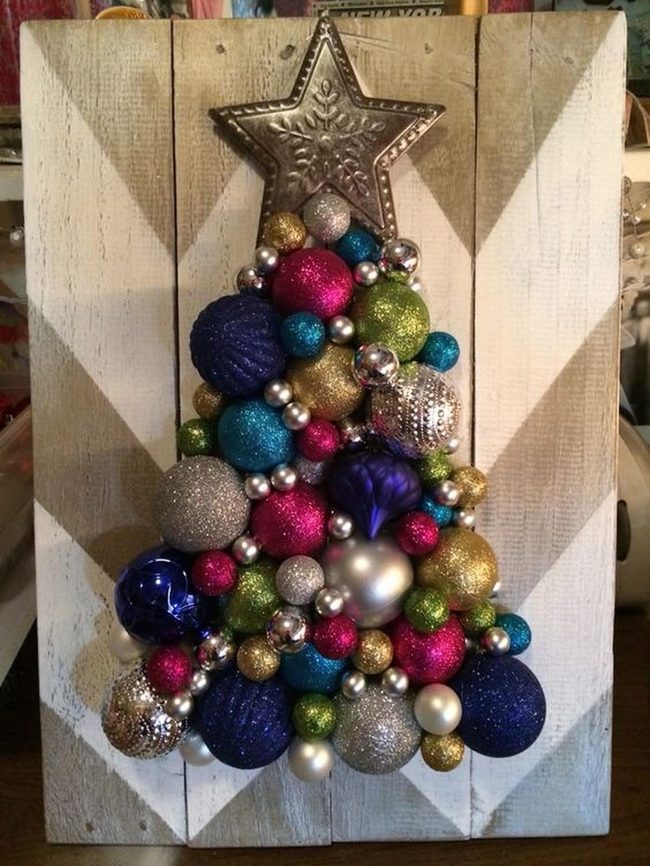 Multicolored Baubles White Wood