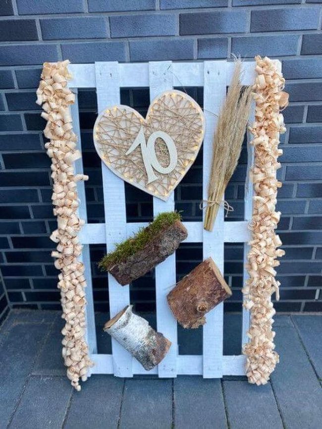 Weathered Wood Heart Pallet