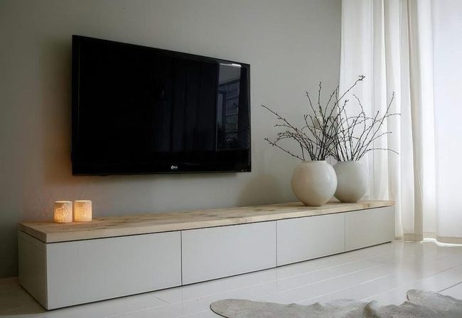 Sunlit Minimalism, Pale Serenity