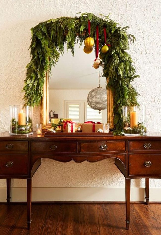 Gold Mirror Green Garland Red