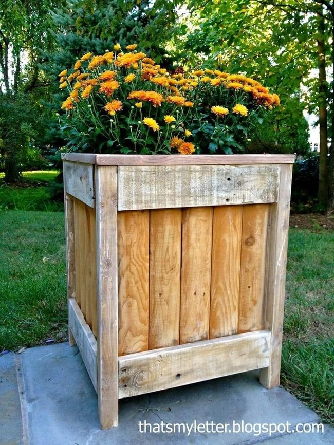 Pallet Planters With Bright Blooms