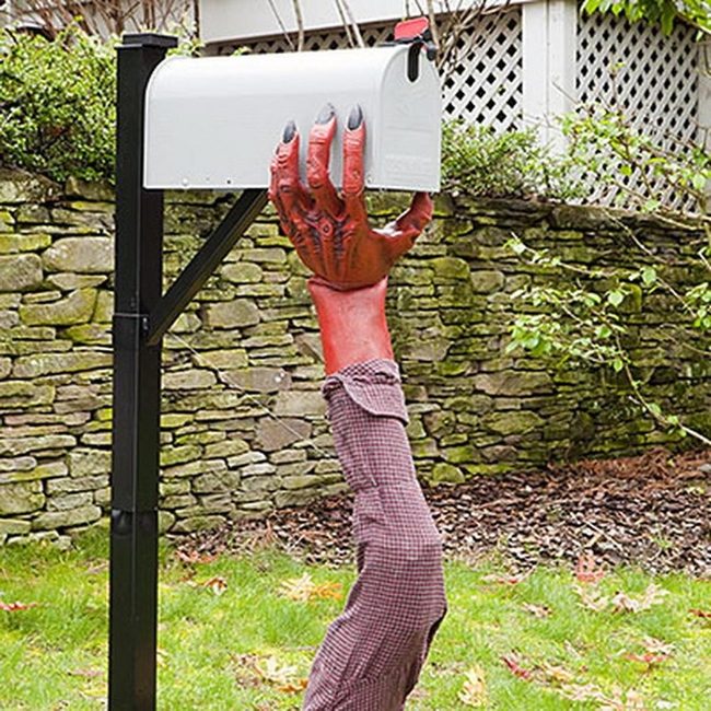 Creepy Grabbing Mailbox Monster