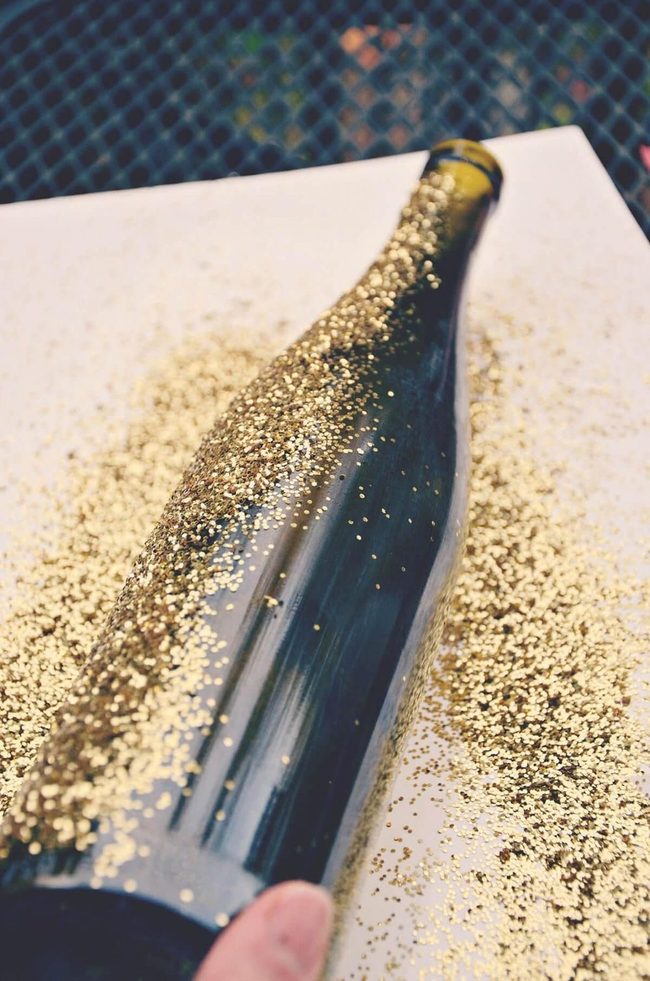 Glitter-Coated Glass Bottles